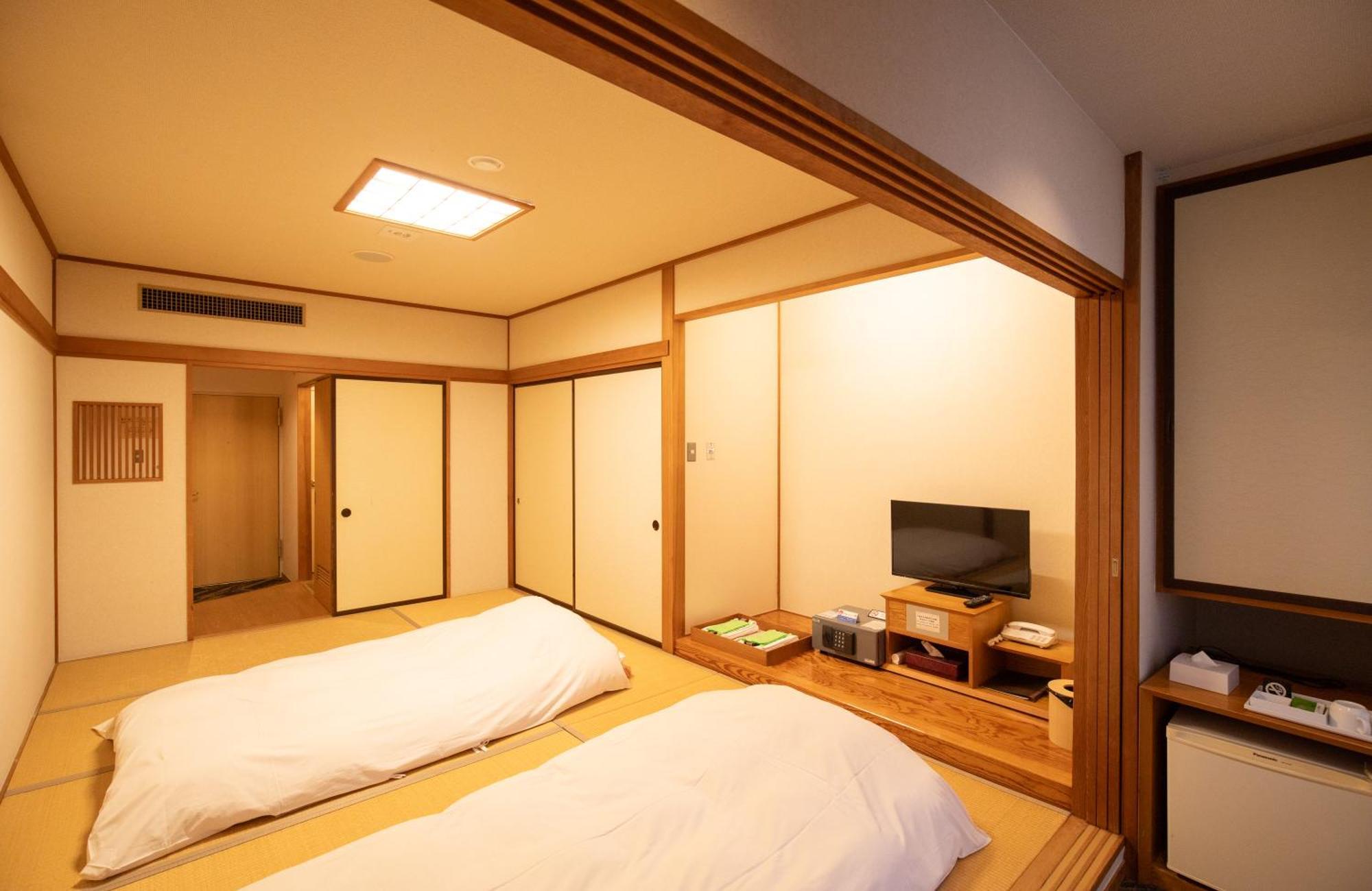 Motosu Phoenix Hotel Fujikawaguchiko Exterior foto